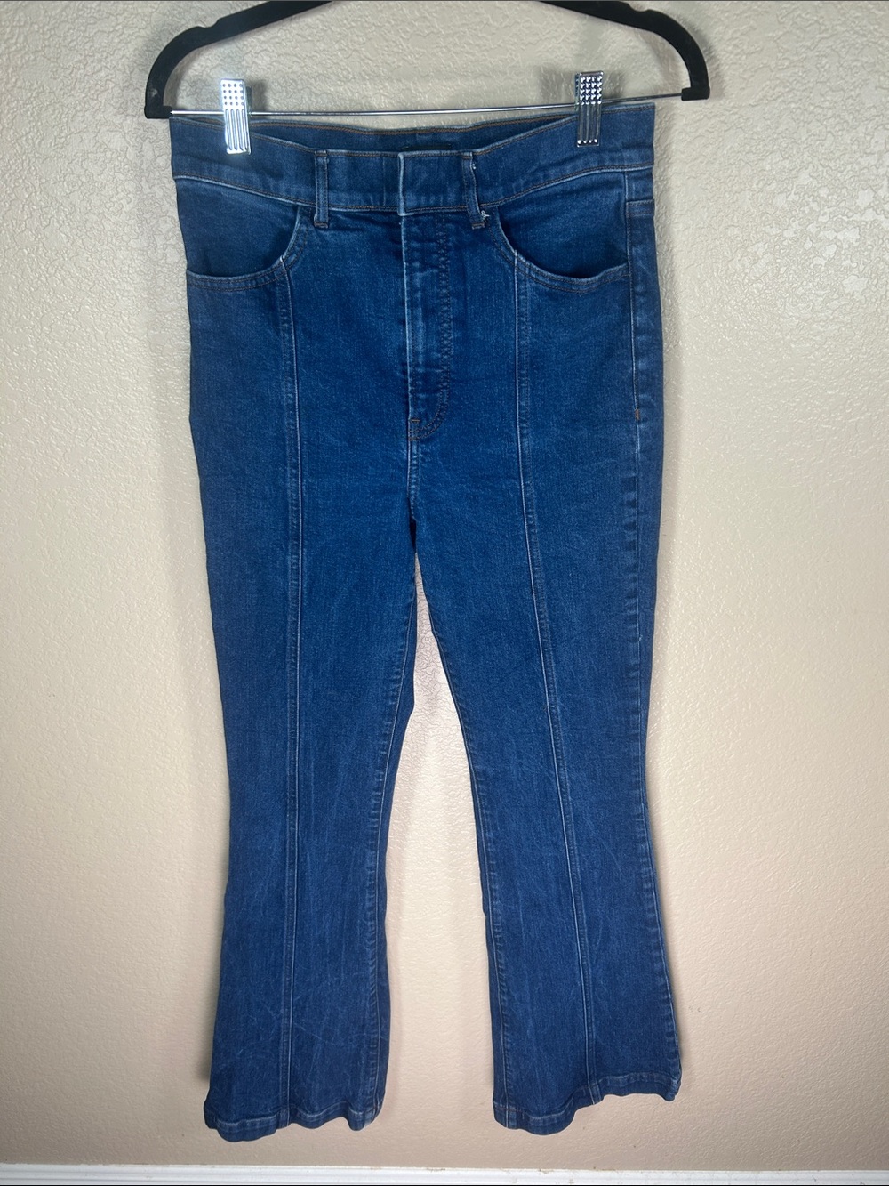 Express Women’s Stretch Performance Bell Flare High Rise Jeans Size 6